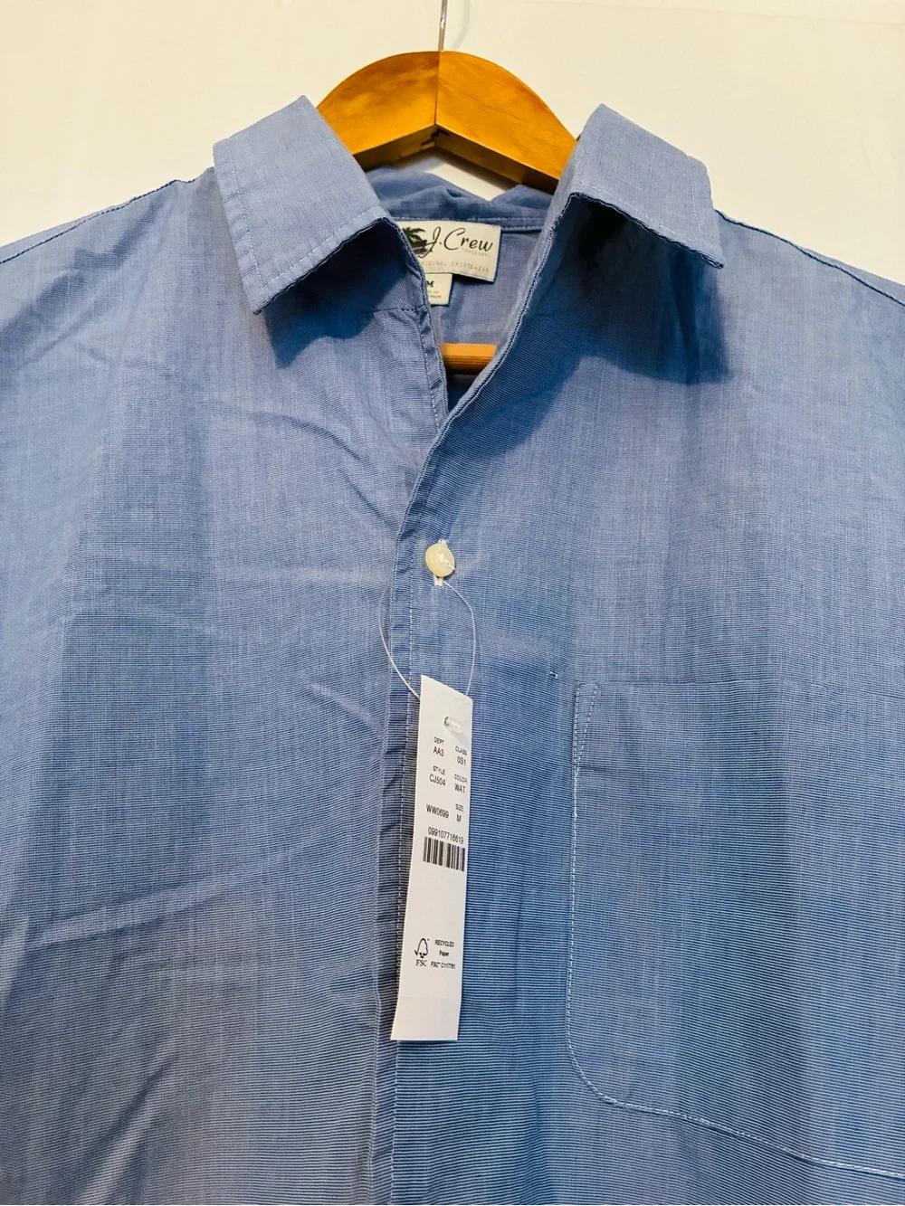 J.Crew Men's Short-sleeve Cotton Poplin Camp-collar Shirt . M. New without tags.